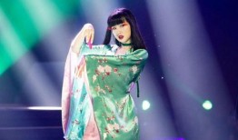 娱乐吃瓜姐蔡徐坤,从娱乐吃瓜姐到现象级偶像的蜕变之路